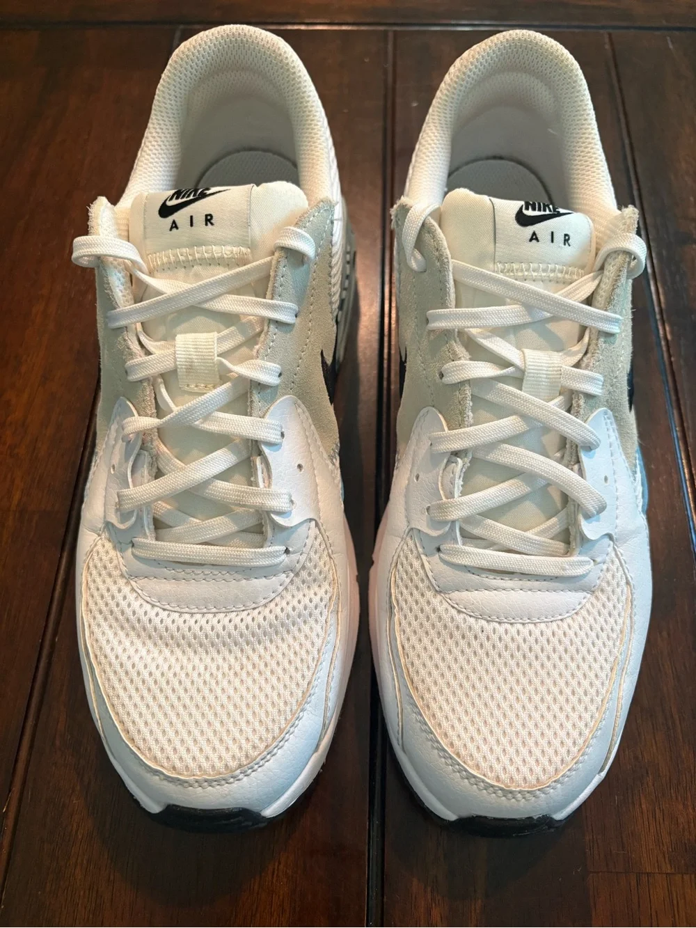 Nike Air Max Low-Top Sneakers in Light Blue, White & Black, Women’s size 9